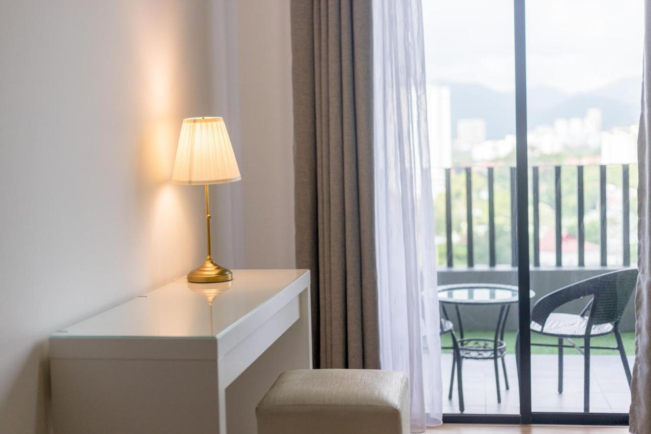 Beacon Executive Suite Penang George Town Buitenkant foto