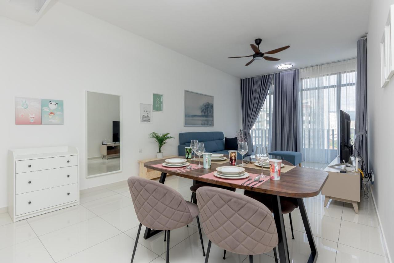 Beacon Executive Suite Penang George Town Buitenkant foto