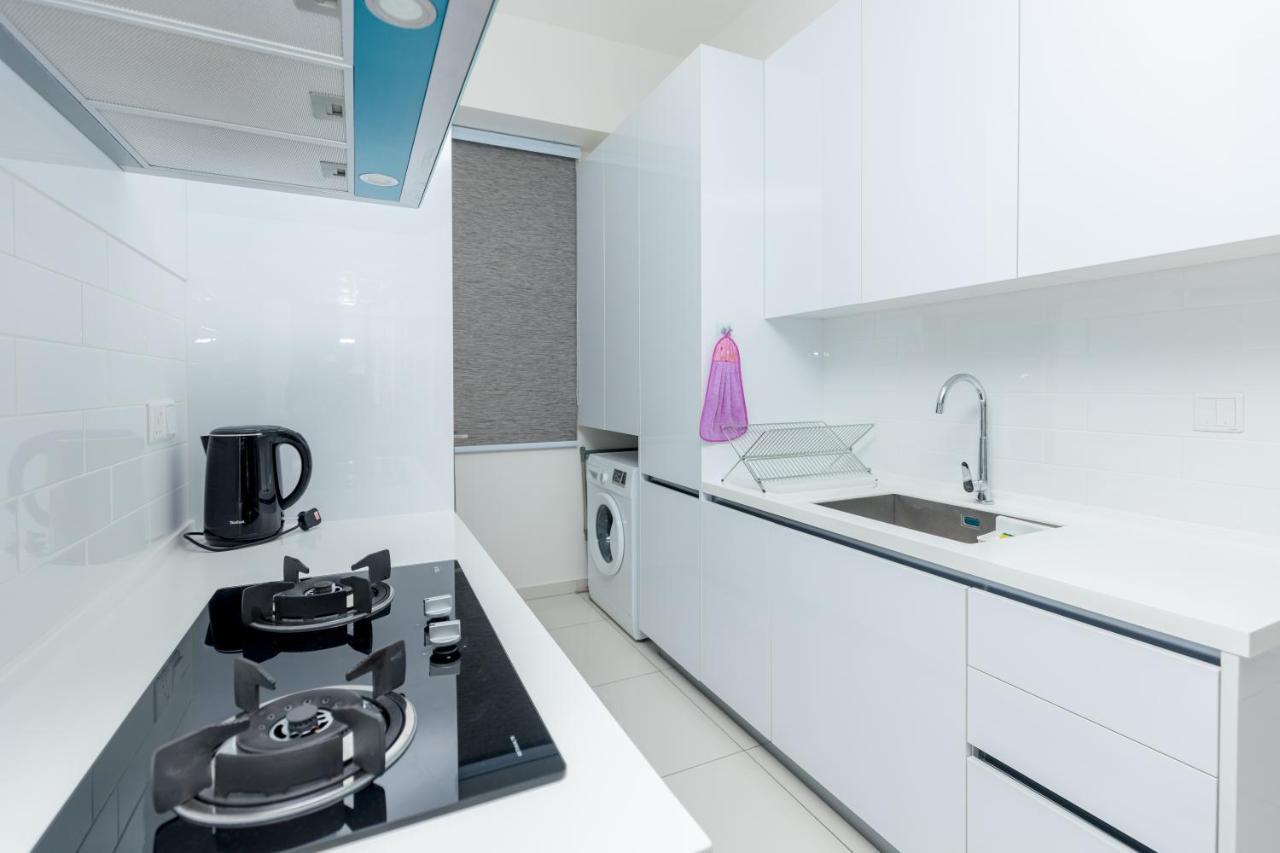 Beacon Executive Suite Penang George Town Buitenkant foto