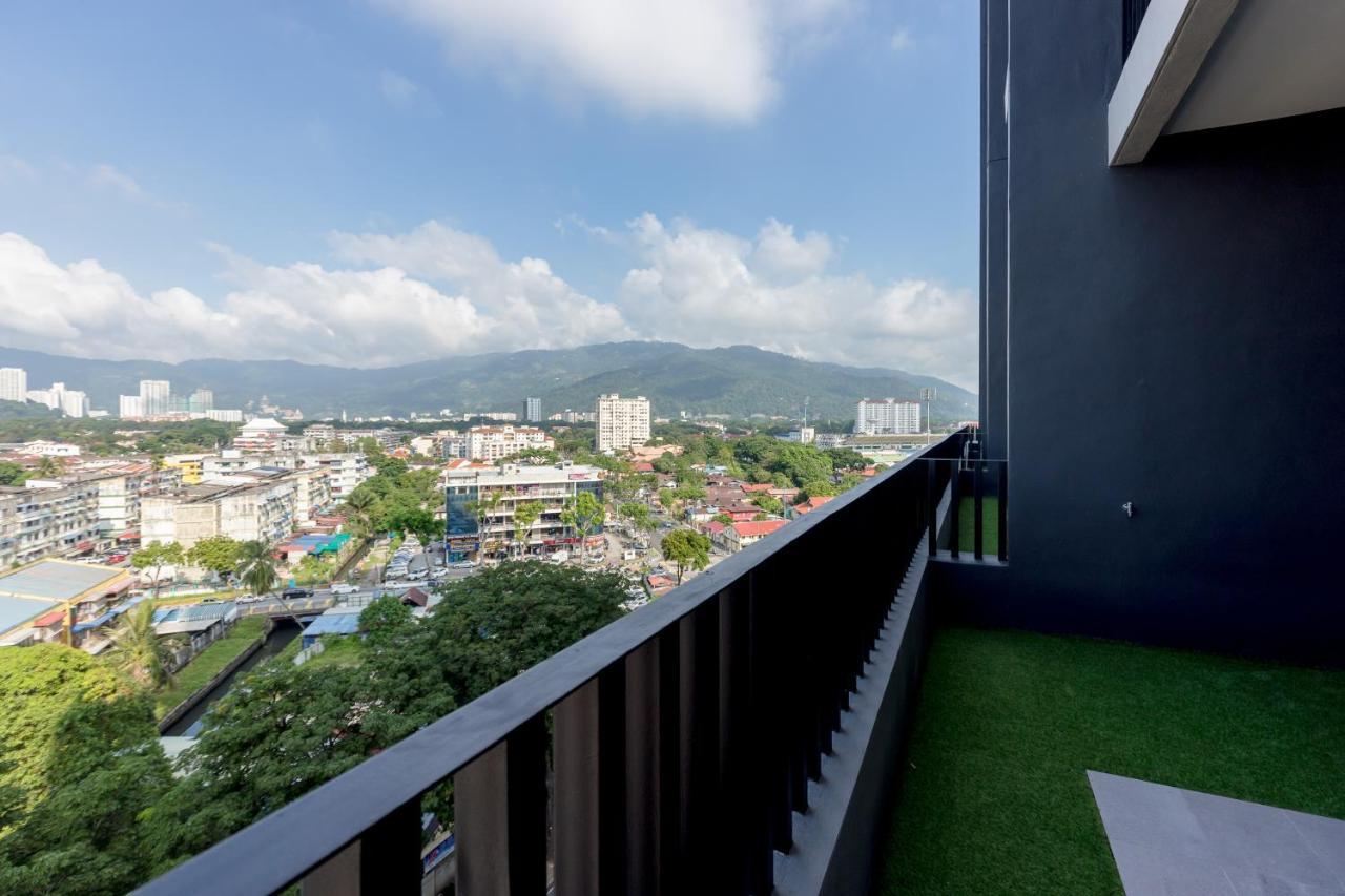 Beacon Executive Suite Penang George Town Buitenkant foto