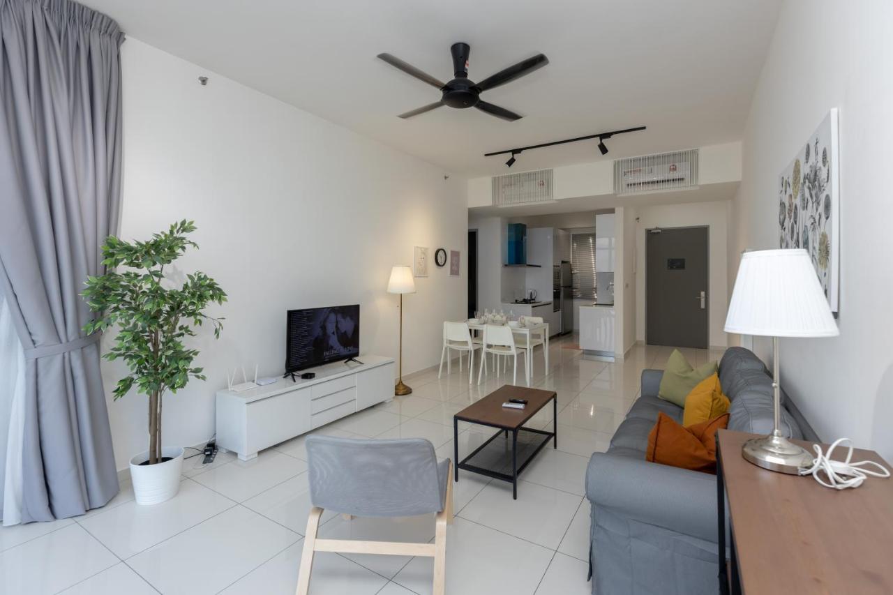 Beacon Executive Suite Penang George Town Buitenkant foto